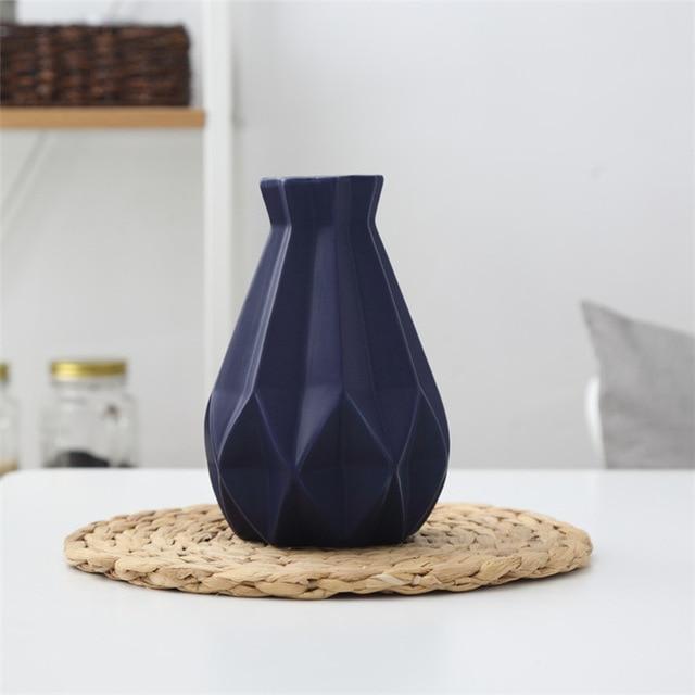 Matt Diamond Porcelain Vase - Nordic Side - 