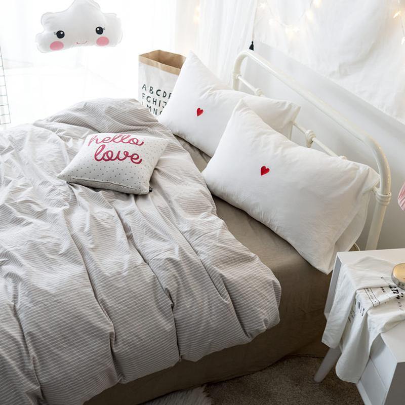 White Cotton Pillowcase with Heart - Nordic Side - 