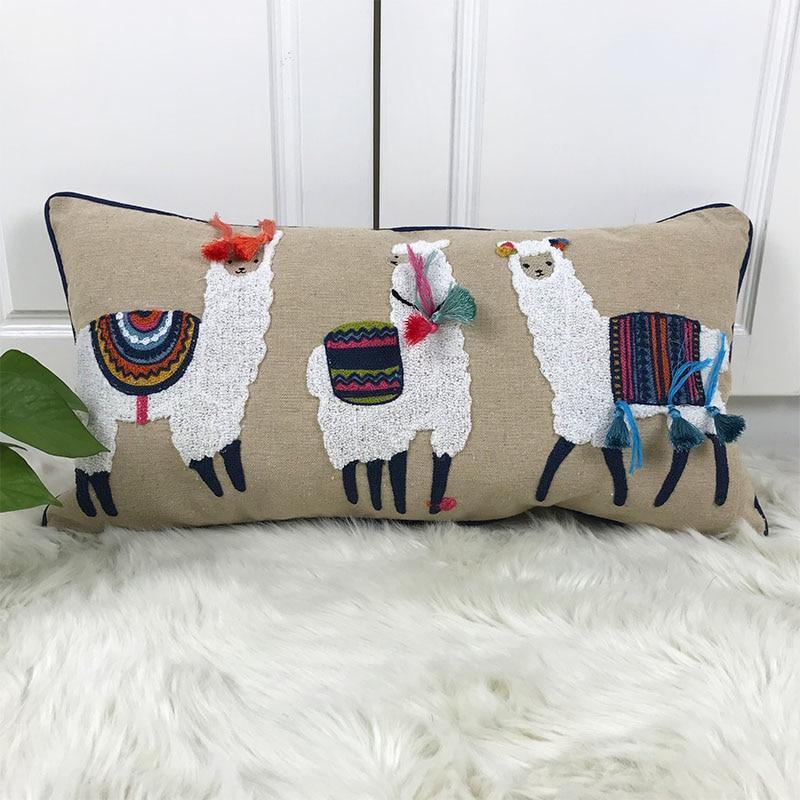 Alpaca Embroidery Cushion Cover - Nordic Side - 