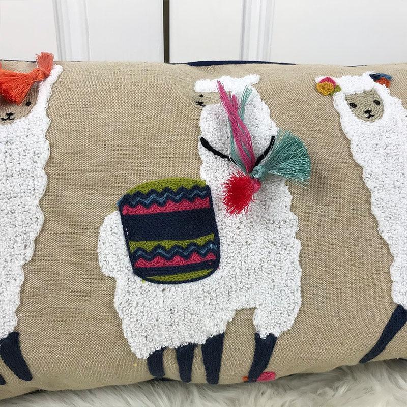 Alpaca Embroidery Cushion Cover - Nordic Side - 