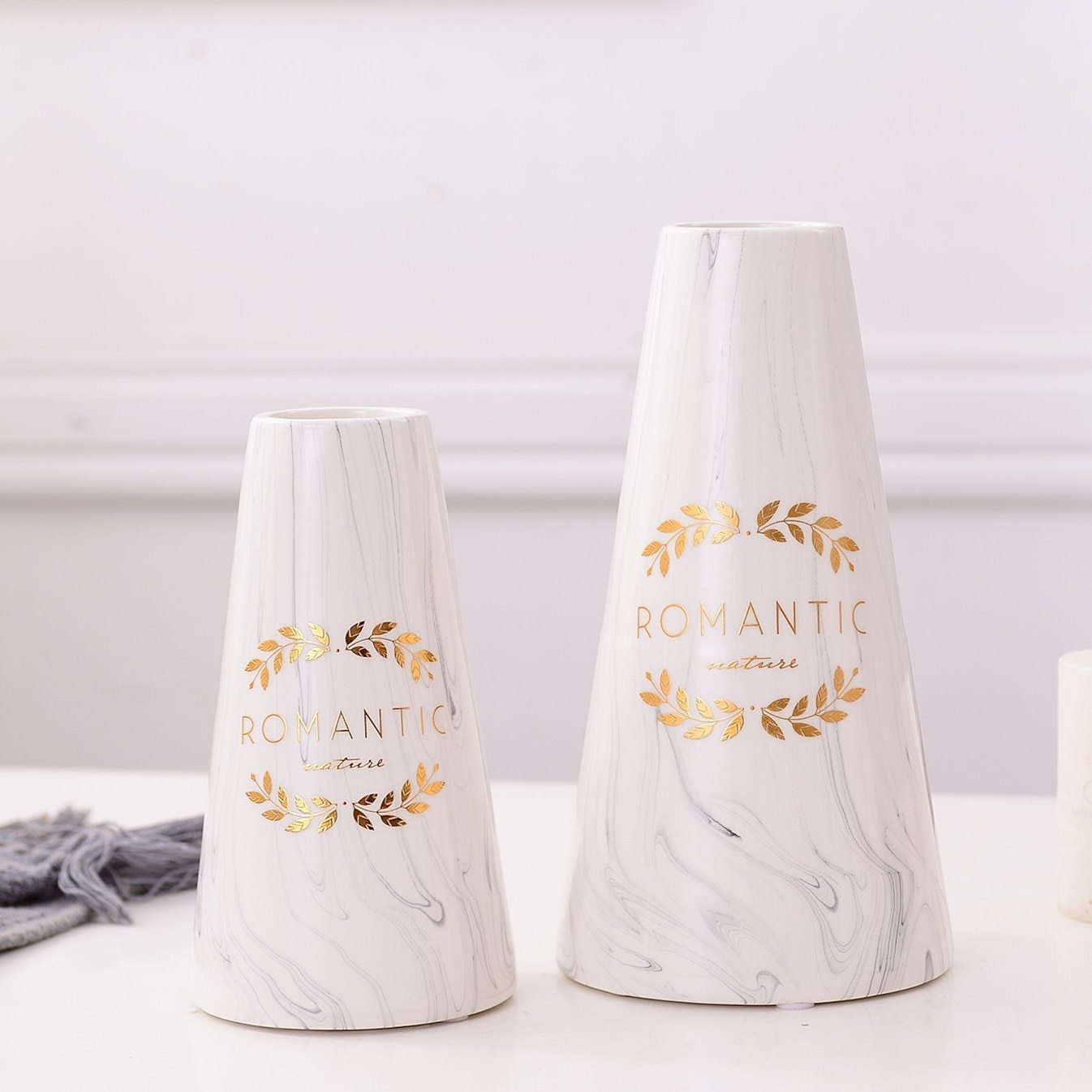 Romantic on Marble Vase - Nordic Side - 